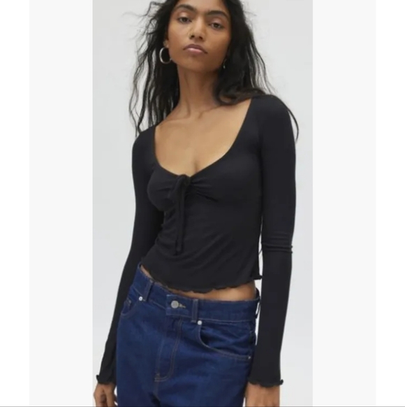 Kimchi Blue UO Quinn Ribbed Knit Ruched Scoop Neck Long Sleeve Crop Top Black L - Picture 12 of 12